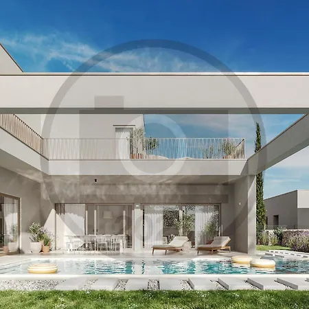Beautiful Home In Tar בית נופש *